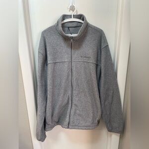 Columbia fleece jacket size could be in XL refer to measure in picture unisex